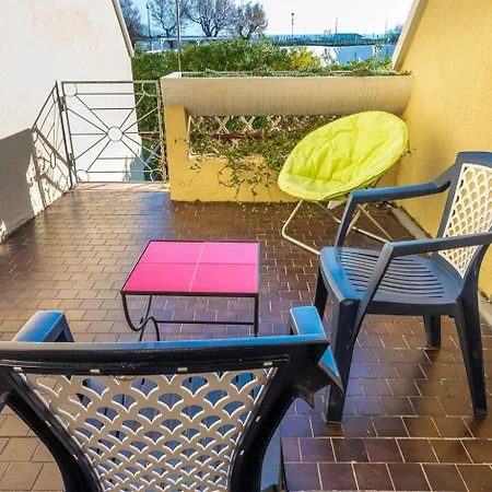 Senigallia, Bilocale Fronte Mare Con Giardino - Se040 *