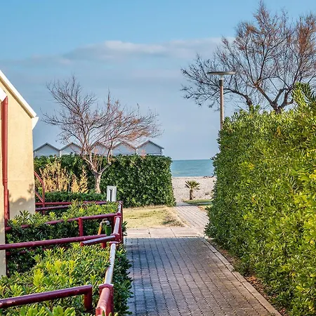 Senigallia, Bilocale Fronte Mare Con Giardino - Se040 *